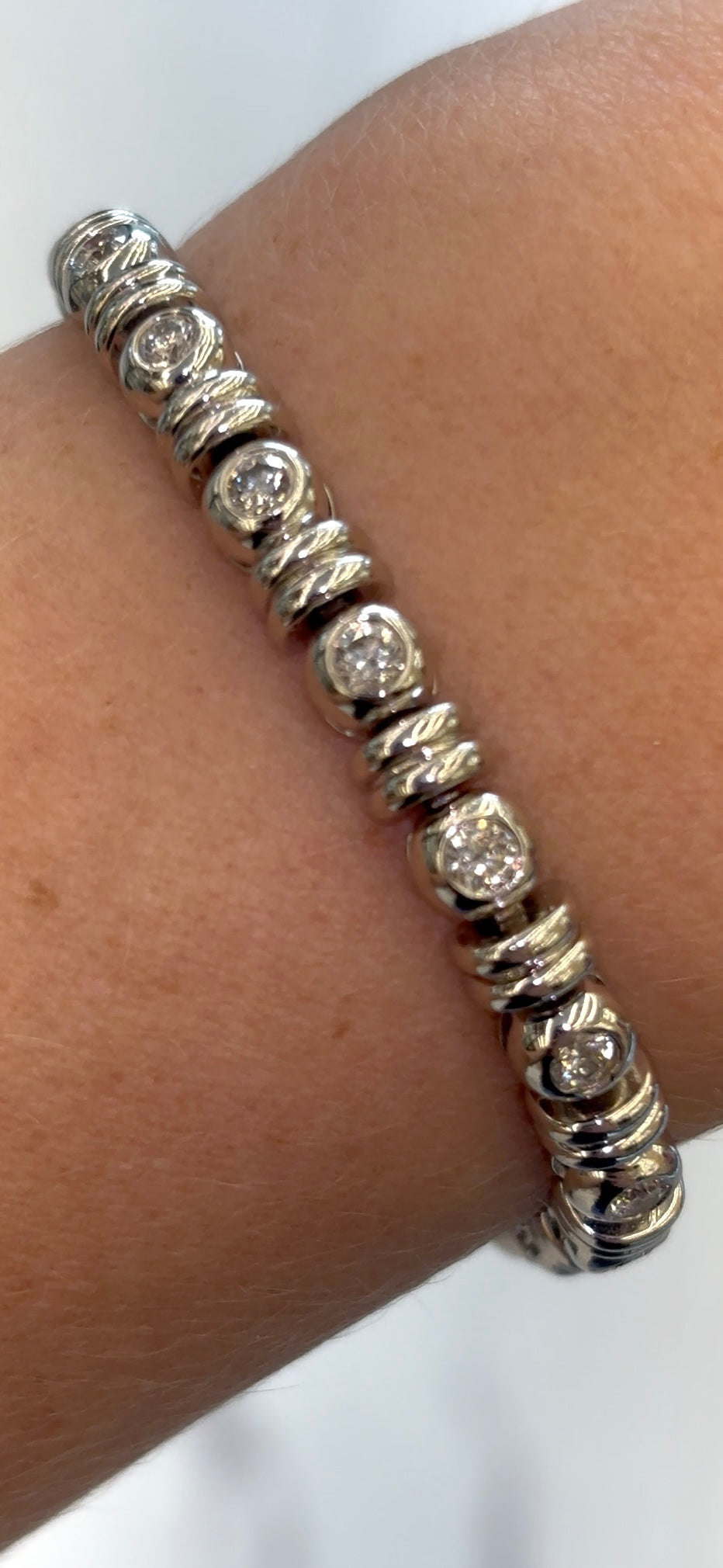 14k Bezeled Tennis