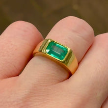 Load image into Gallery viewer, 14k Gents Emerald Cigar Ring
