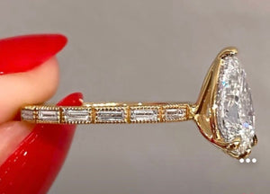 18k Pear Diamond Ring